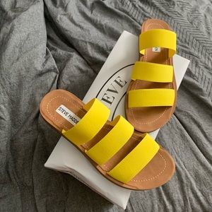 YELLOW STEVE MADDEN PASCALE SANDALS